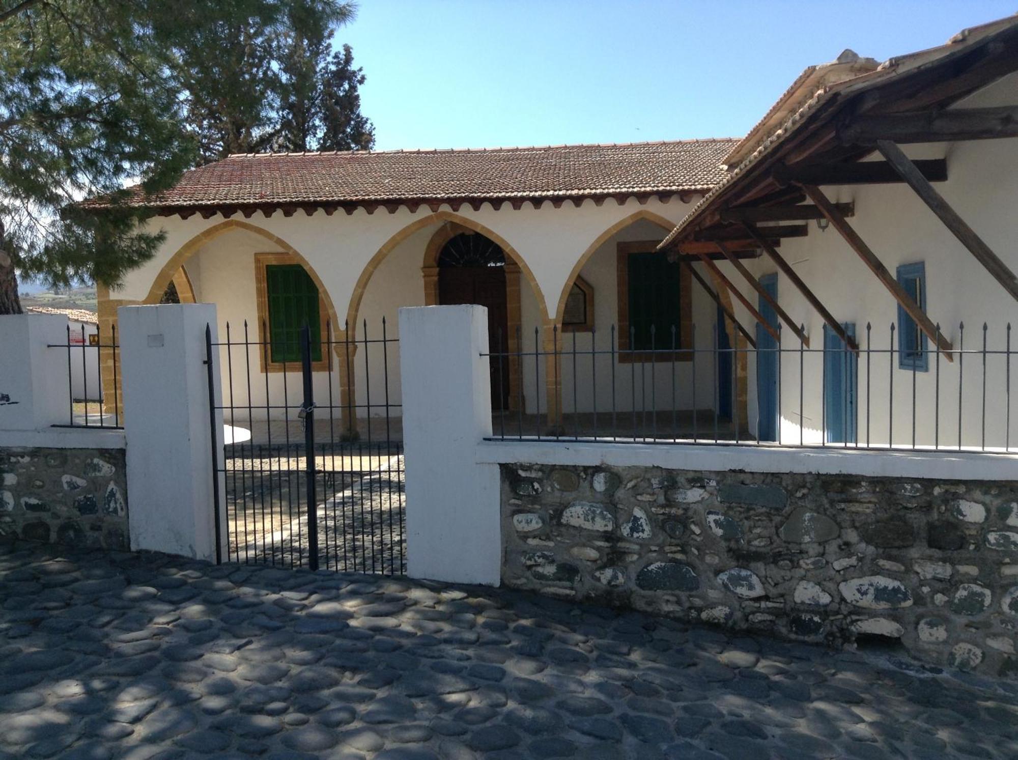 Guesthouse Gonia Pera Orinis Exterior photo