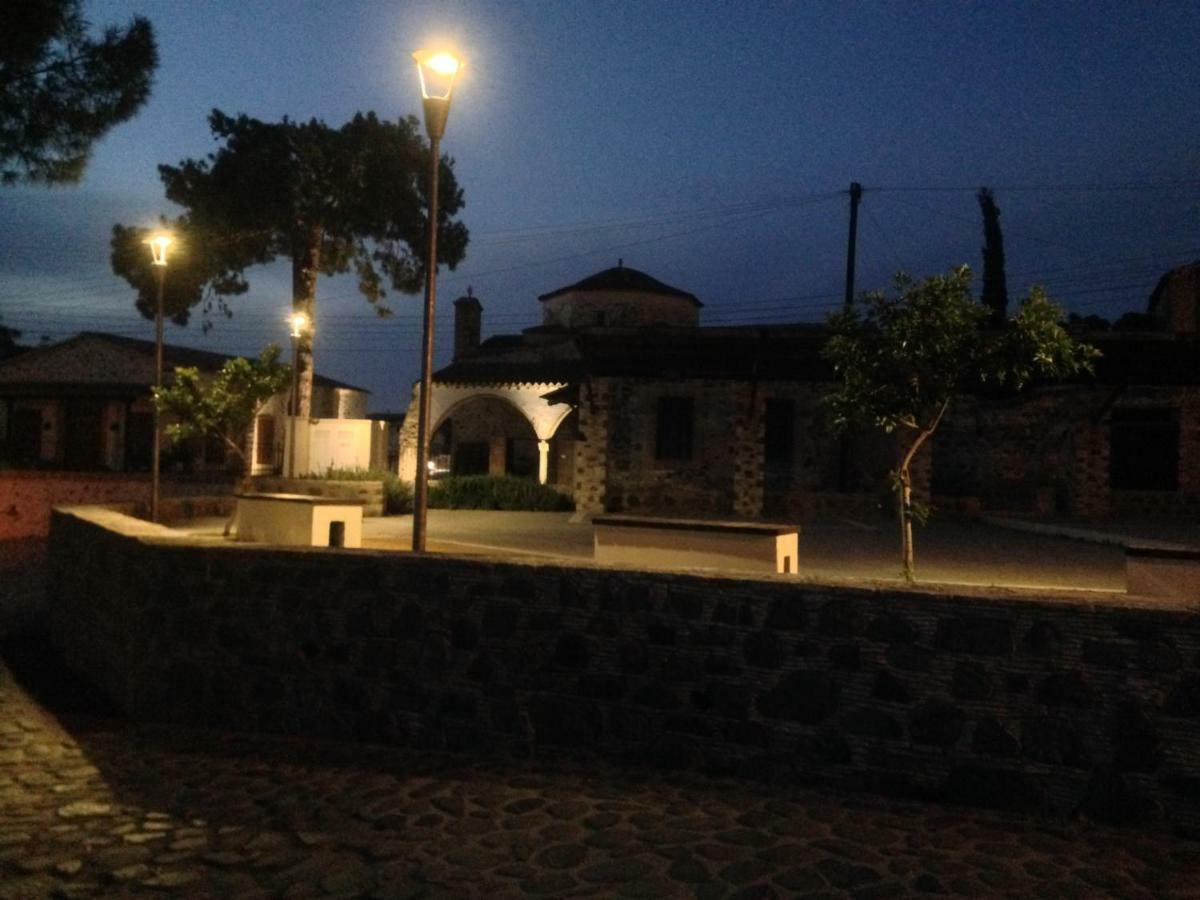 Guesthouse Gonia Pera Orinis Exterior photo